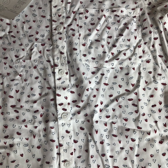 Beachlunchlounge lip heart shirt top Small button down blouse red white - Picture 4 of 7